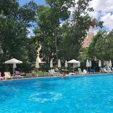 里瓦酒店 - 全包