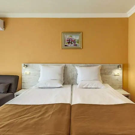 里瓦酒店 - 全包 3* 阳光海滩