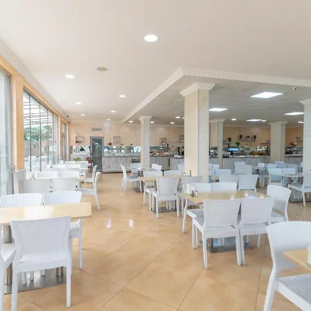 里瓦酒店 - 全包 酒店 3*