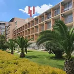 Riva فندق