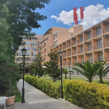 Riva 3* ساني بيتش
