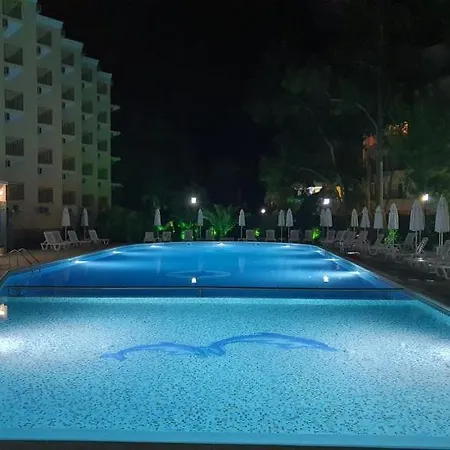 فندق Riva 3*