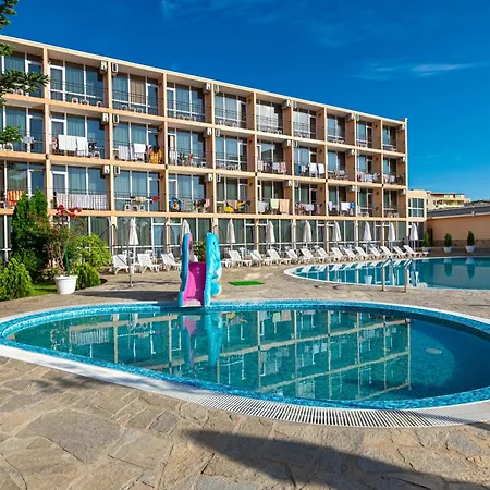 Riva 3* ساني بيتش